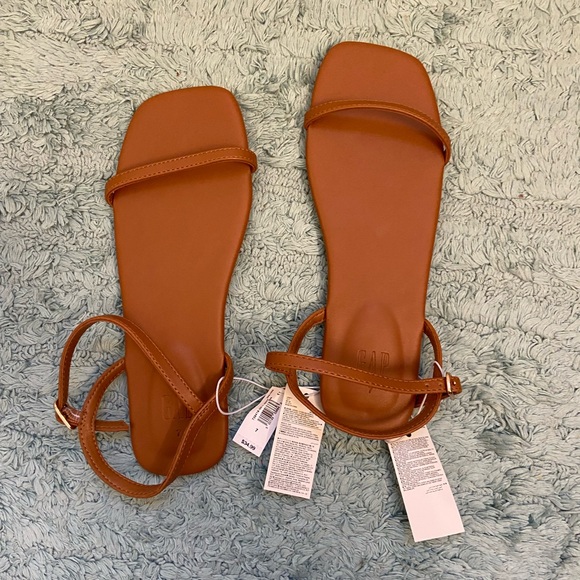 NWT New with tags gap factory Vegan-Leather Strappy Sandals - Picture 2 of 6